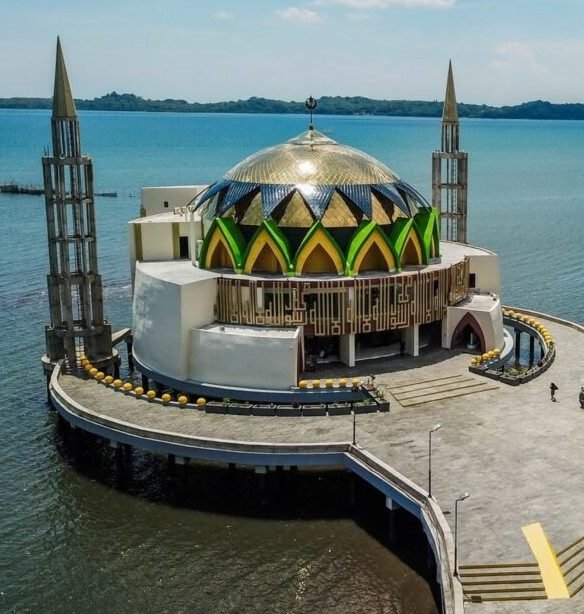 masjid terapung b. j. habibie (aerial view) masjid terapung b. j. habibie (aerial view)